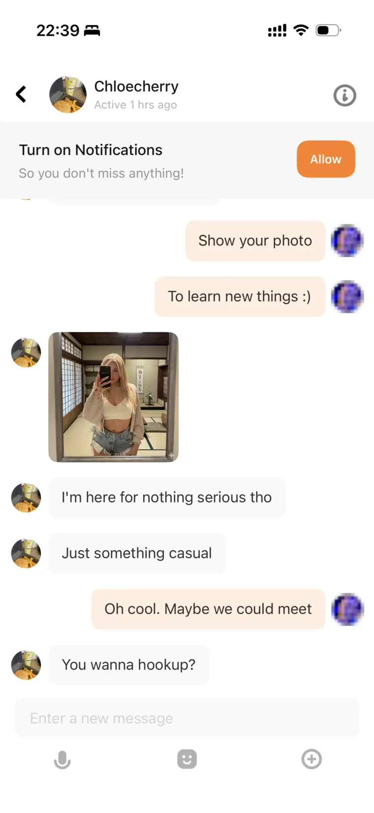 TanTan chat screenshot showing a casual hookup message after a profile photo